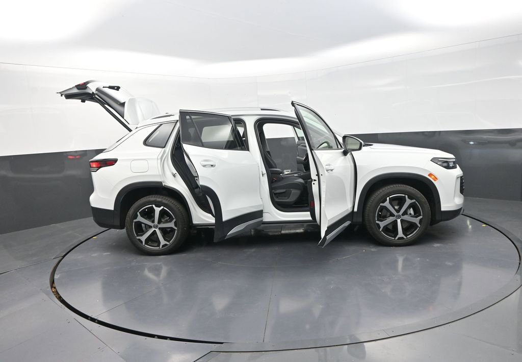 New 2026 Volkswagen Tiguan SE AWD/4WD image 36