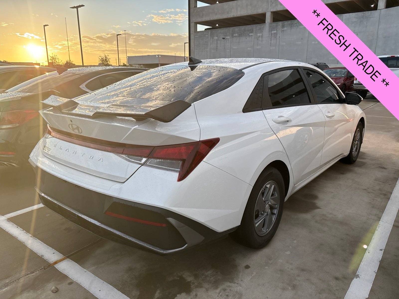 Certified 2024 Hyundai Elantra SE FWD image 5