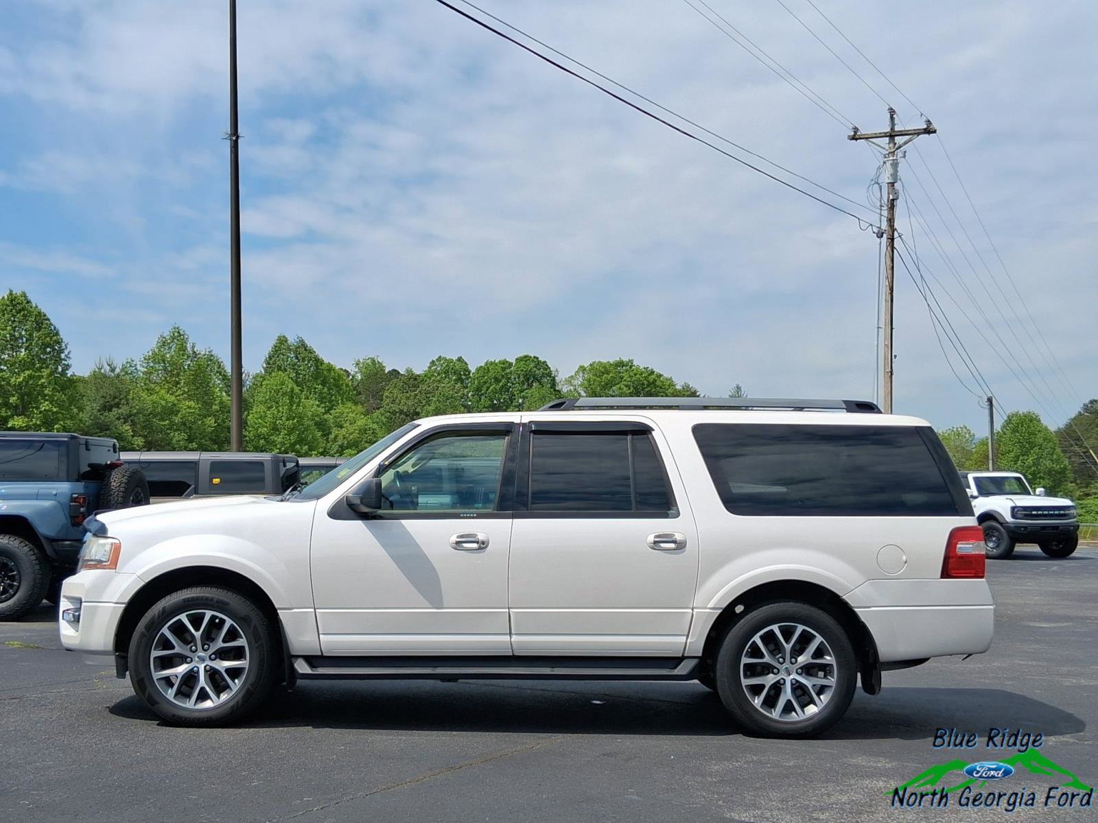 Used 2016 Ford Expedition EL XLT w/ Equipment Group 202A AWD/4WD image 2