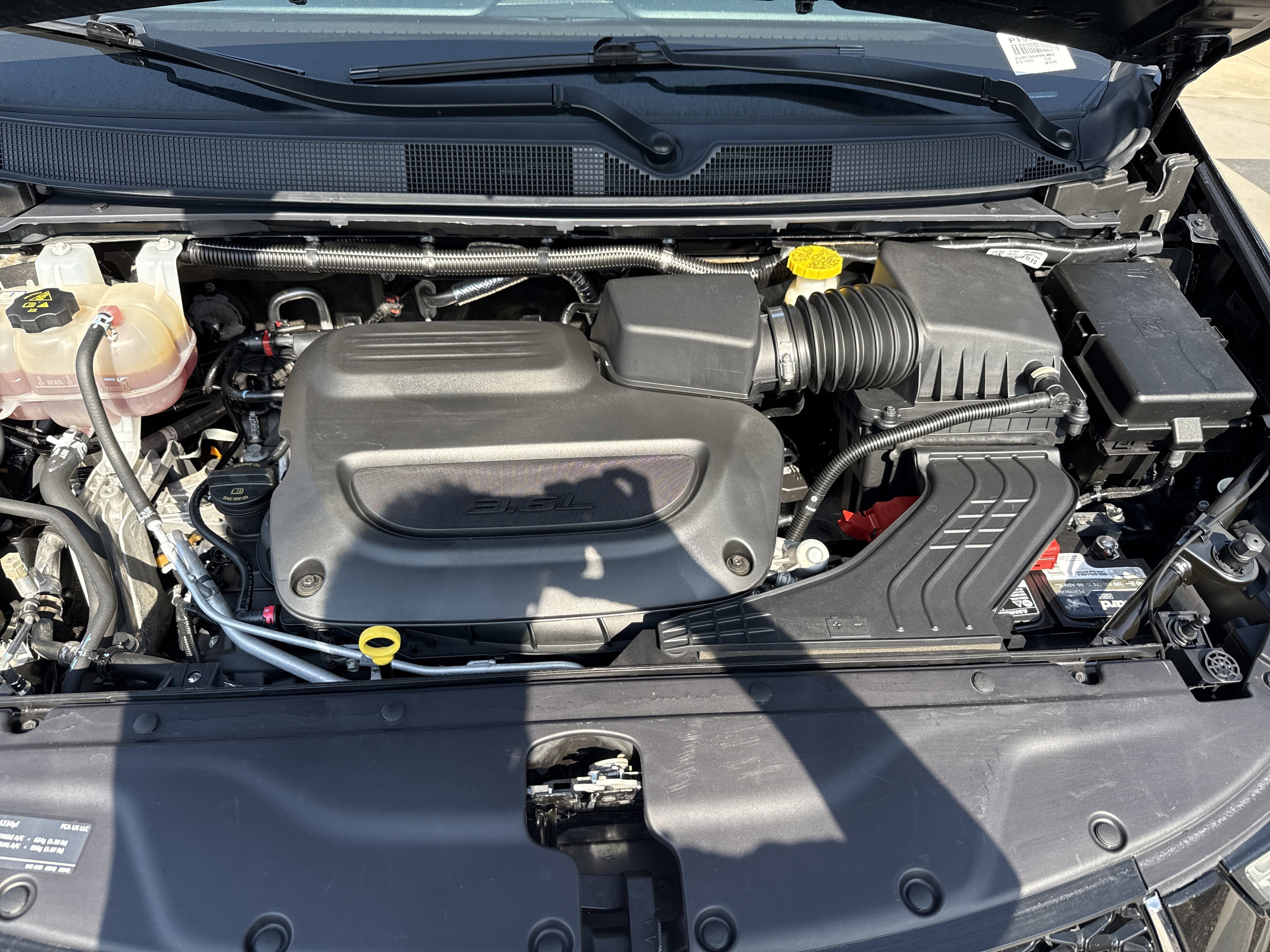 Used 2023 Chrysler Pacifica Limited FWD image 35