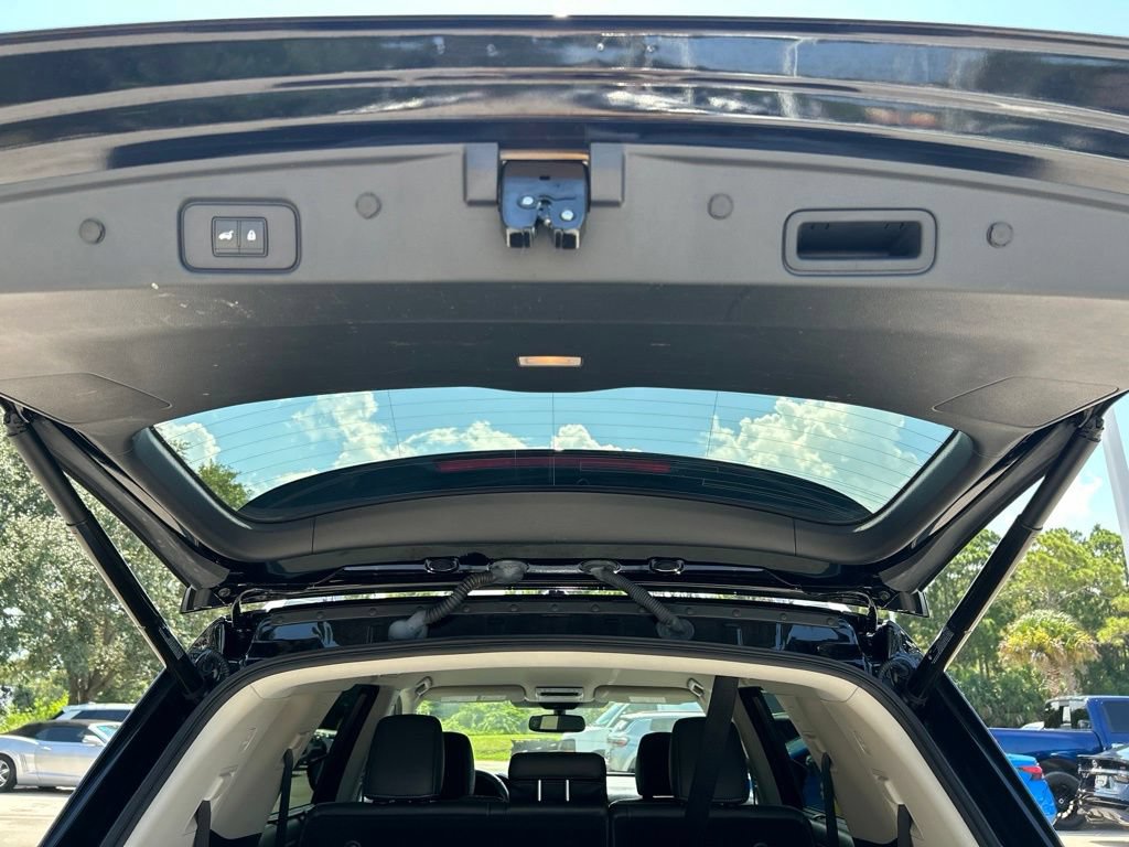 Certified 2022 Nissan Pathfinder SL w/ SL Black Package FWD image 56