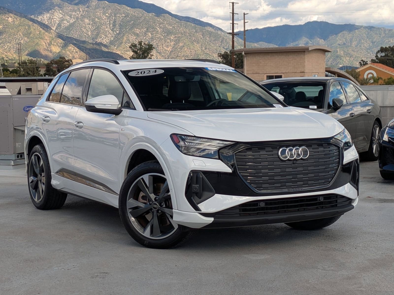 Used 2024 Audi Q4 e-tron Prestige image 31