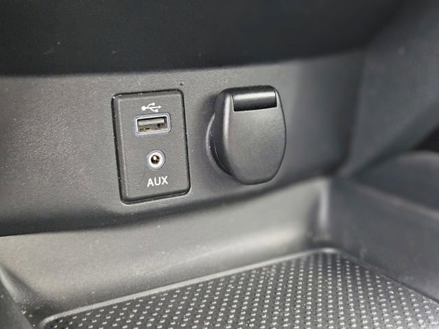 Used 2017 Nissan Rogue SV w/ SV Premium Package FWD image 24