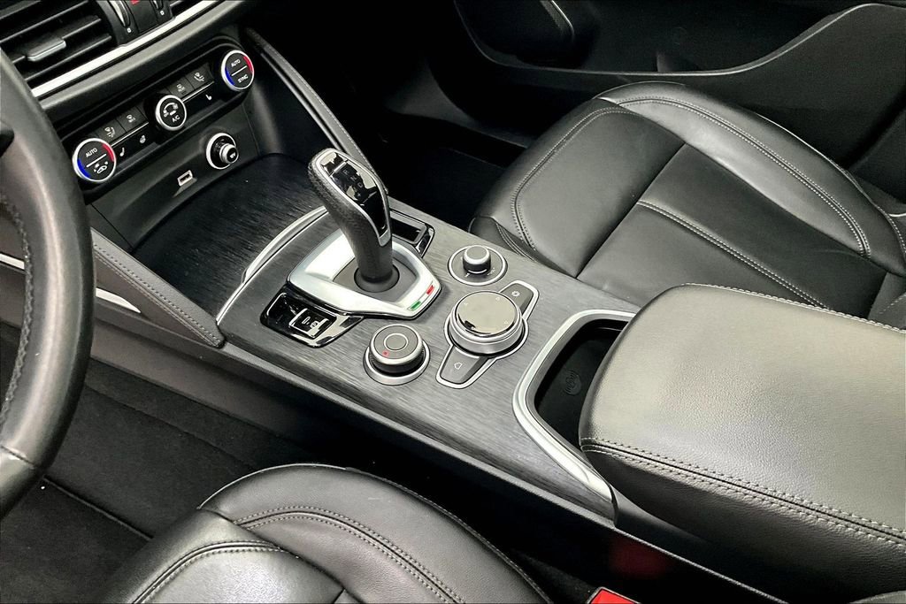 Used 2022 Alfa Romeo Stelvio Sprint image 16
