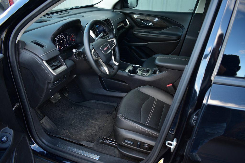 Used 2024 GMC Terrain Denali w/ Denali Premium Package image 17