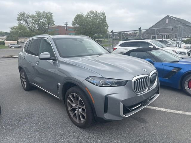 Used 2026 BMW X5 xDrive40i w/ Climate Comfort Package image 5
