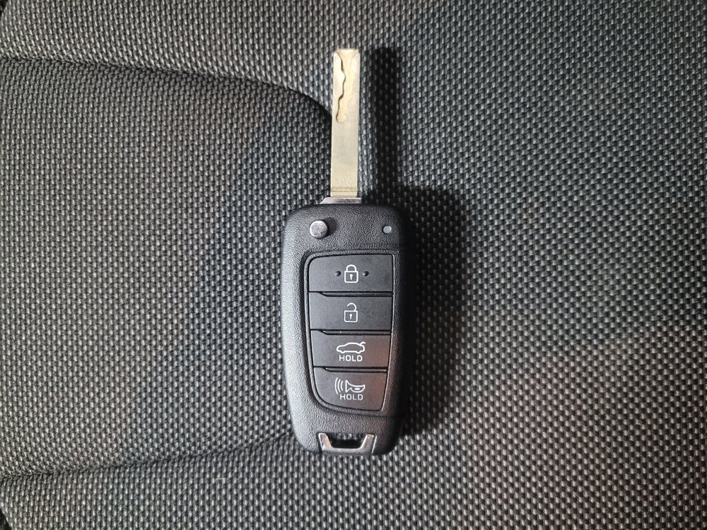 Used 2025 Hyundai Elantra SE image 32