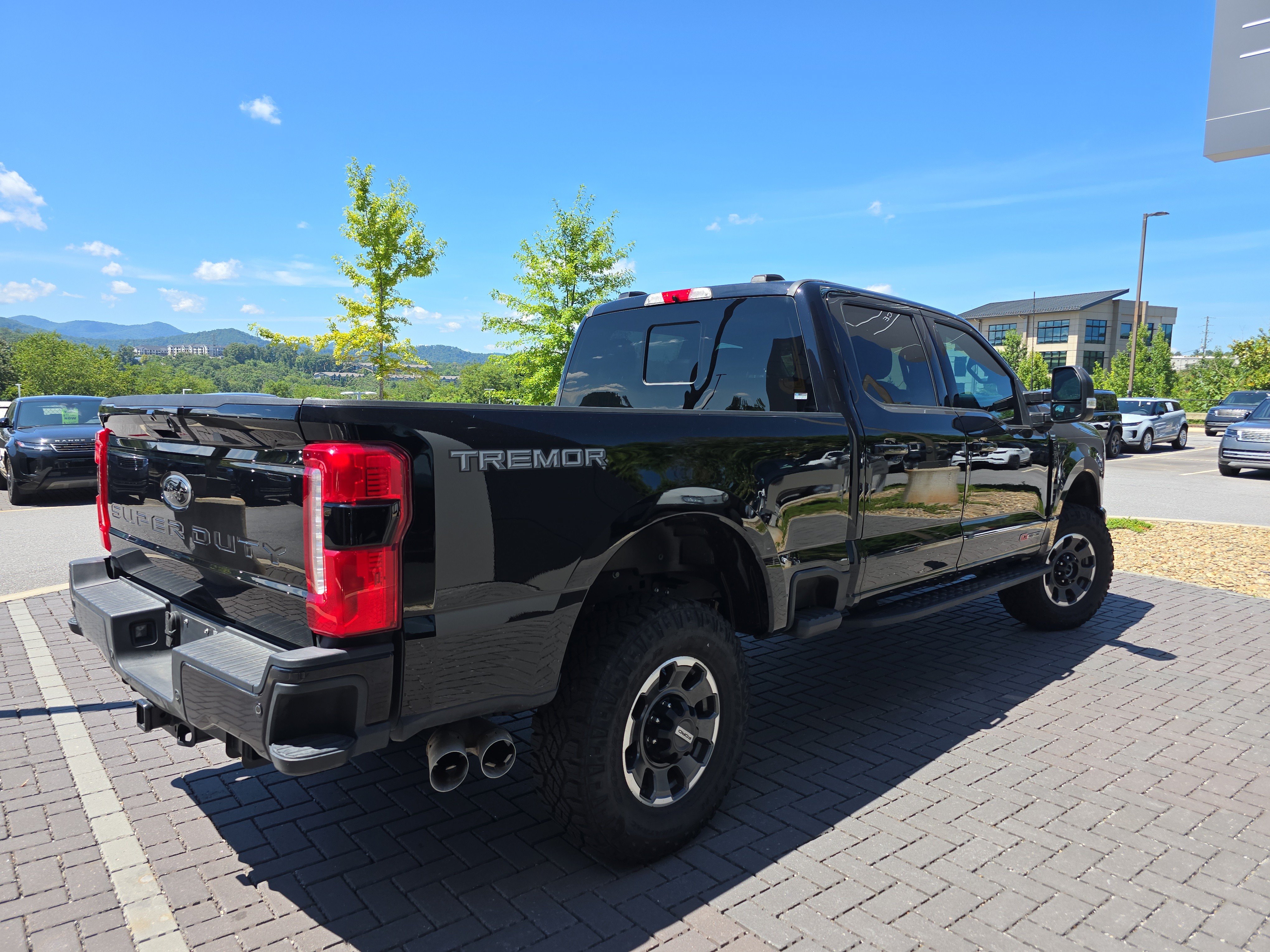 Used 2024 Ford F250 Lariat w/ Lariat Ultimate Package AWD/4WD image 5