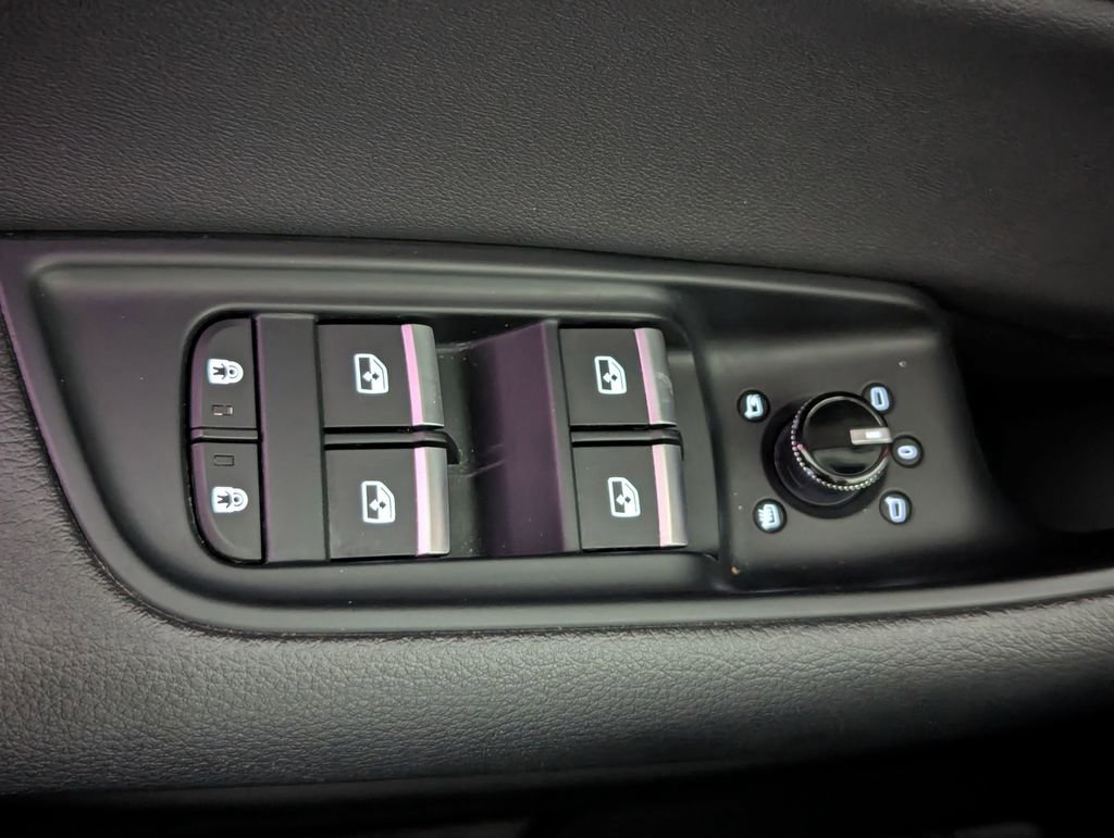 Used 2021 Audi Q8 Premium Plus image 46