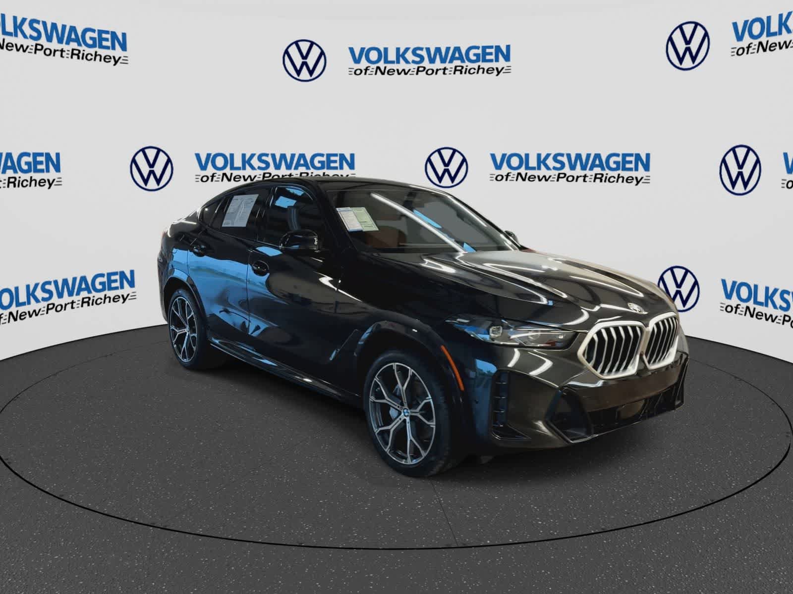 Used 2026 BMW X6 xDrive40i AWD/4WD image 2