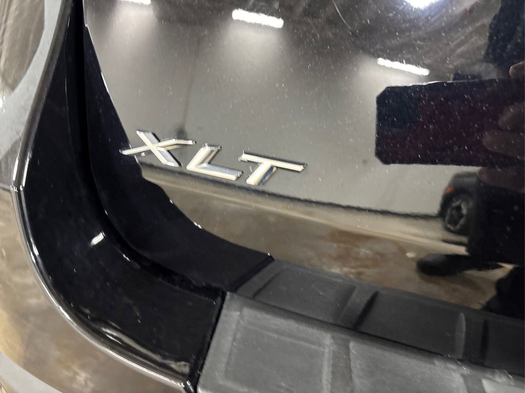 Used 2023 Ford Explorer XLT image 15