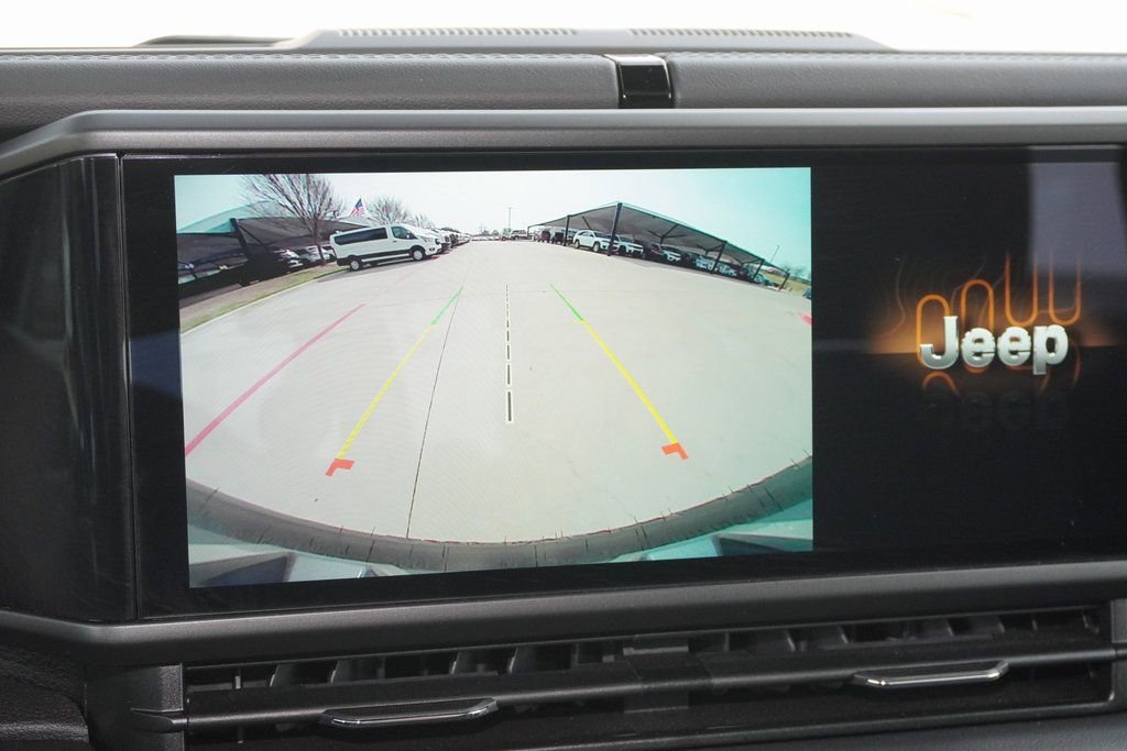 Used 2024 Jeep Wrangler Sahara image 13