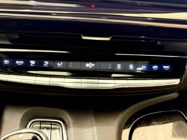 Used 2023 Cadillac Escalade ESV Premium Luxury w/ Performance Package AWD/4WD image 45