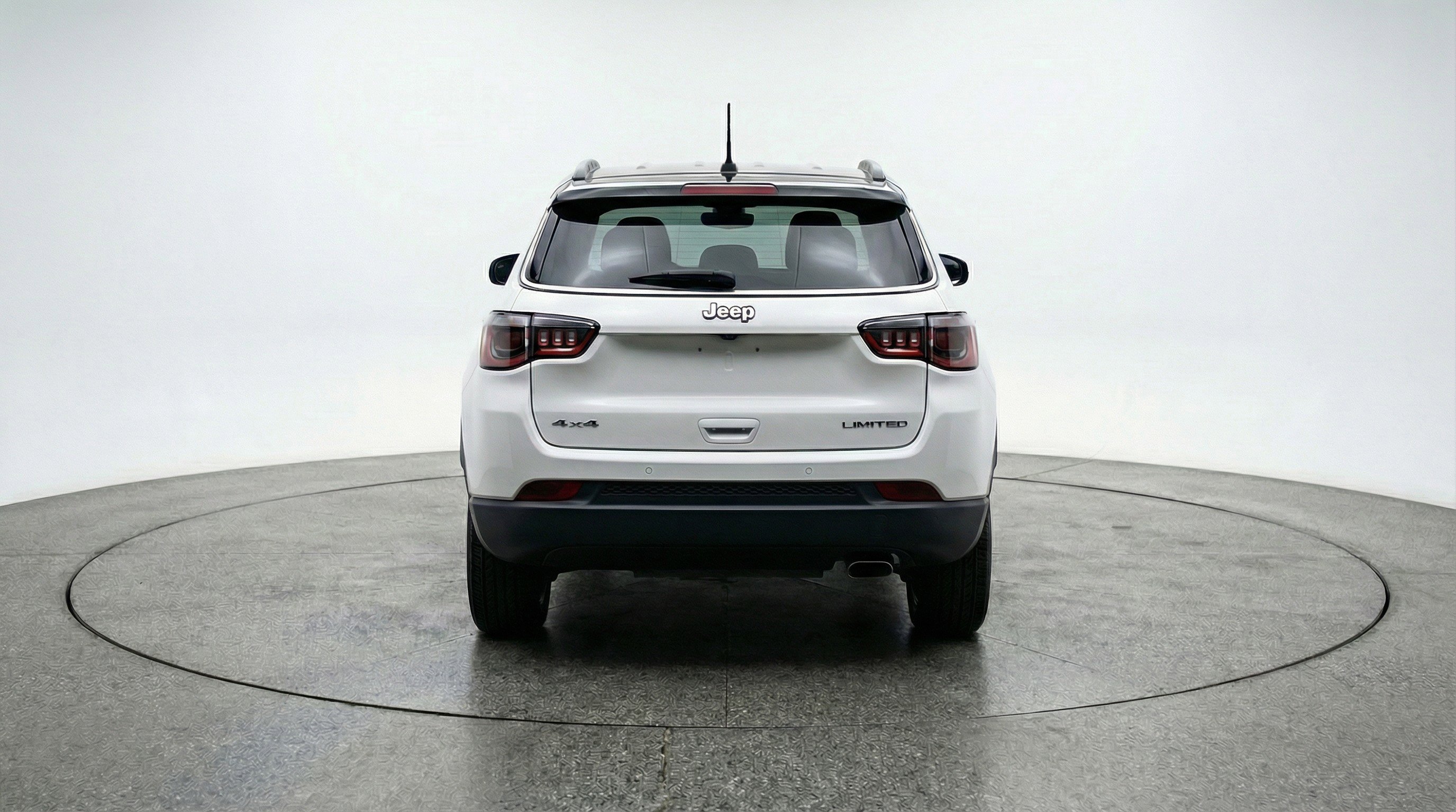 Used 2025 Jeep Compass Limited image 7
