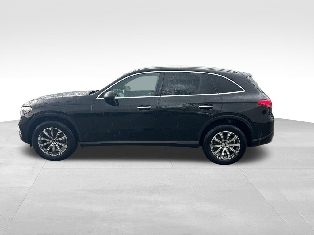 Used 2026 Mercedes-Benz GLC 300 4MATIC image 2