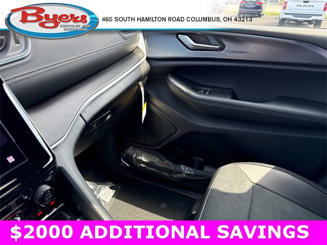 New 2025 Jeep Grand Cherokee L Altitude image 26