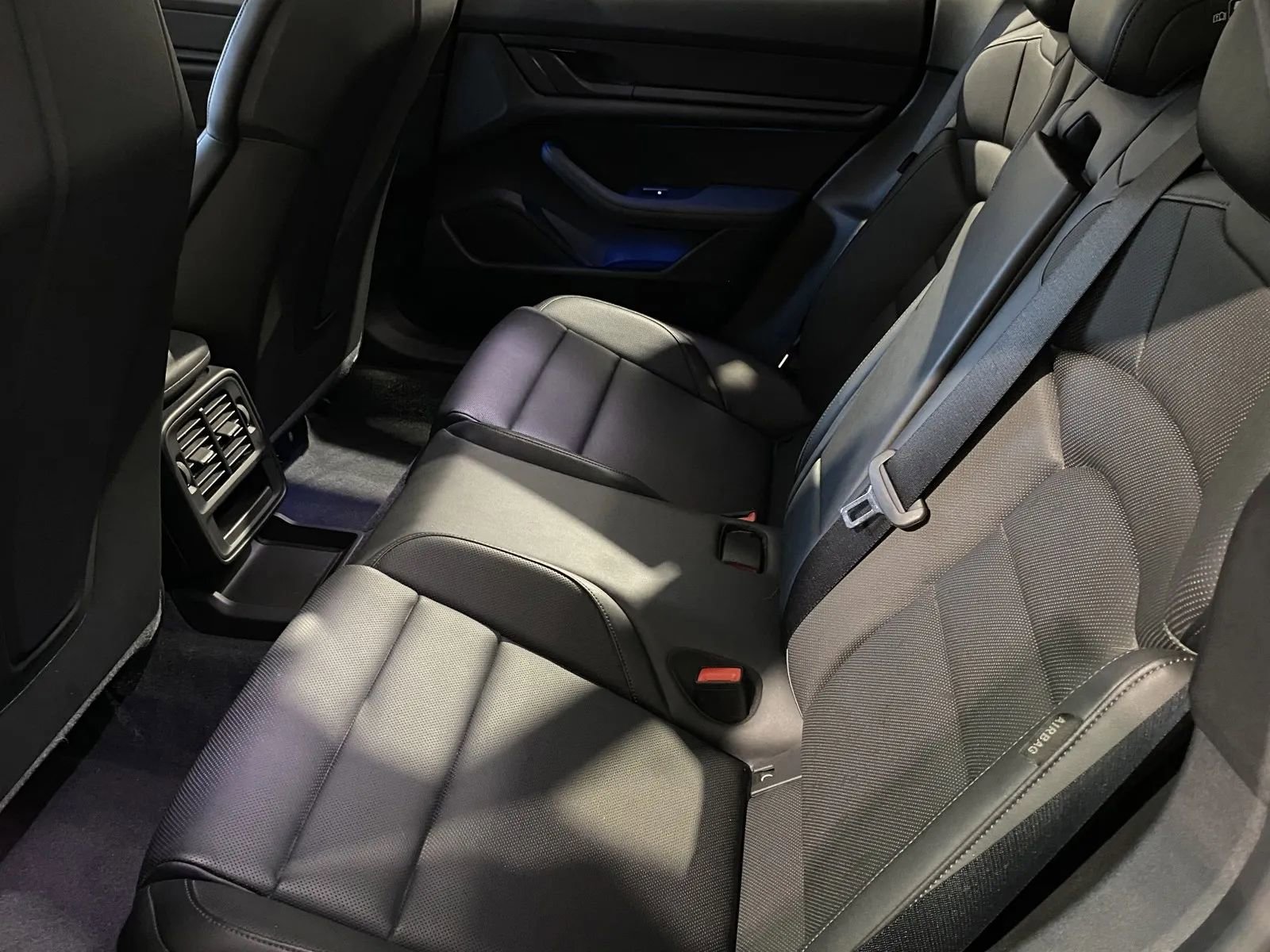 Used 2023 Porsche Taycan w/ Premium Package image 9