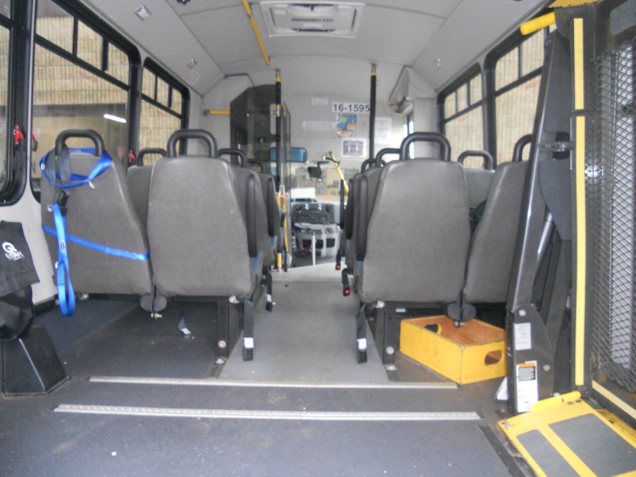 Used 2013 Ford E-450 and Econoline 450 Super Duty w/ Shuttle Bus Prep Pkg image 5