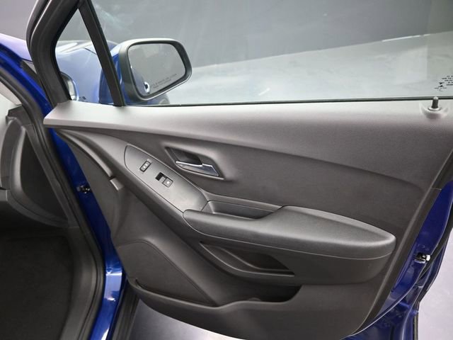 Used 2017 Chevrolet Trax LT w/ LT Convenience Package image 30