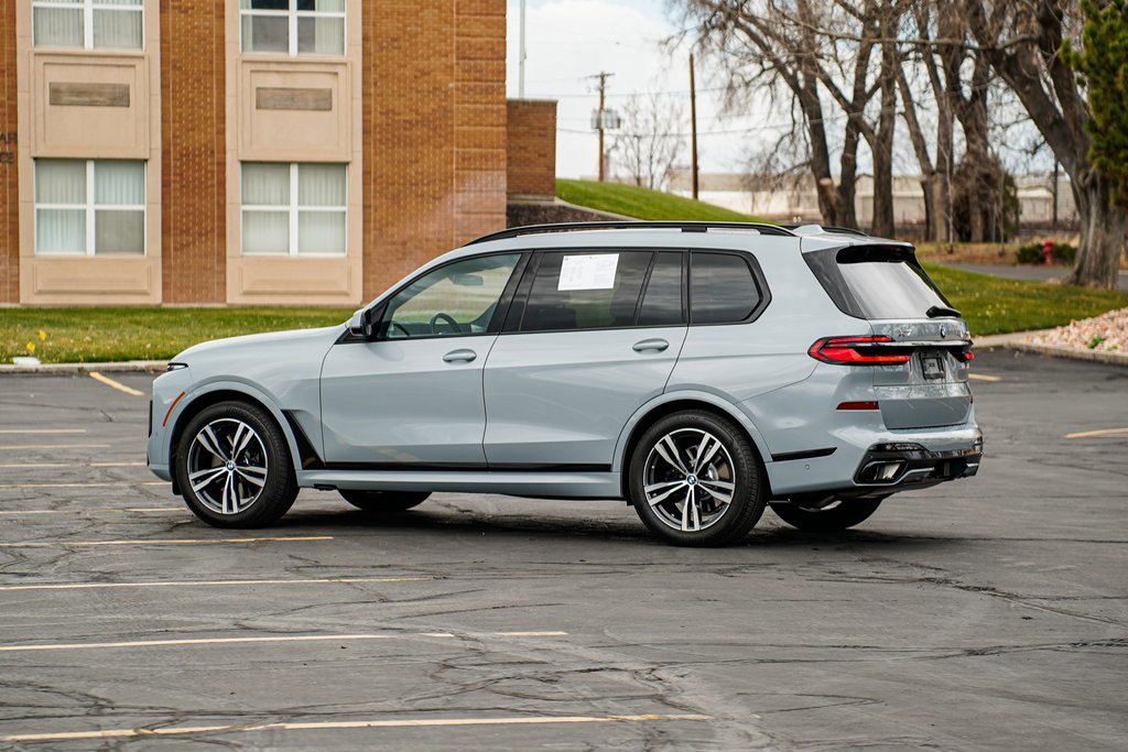 Used 2025 BMW X7 xDrive40i w/ M Sport Package image 7