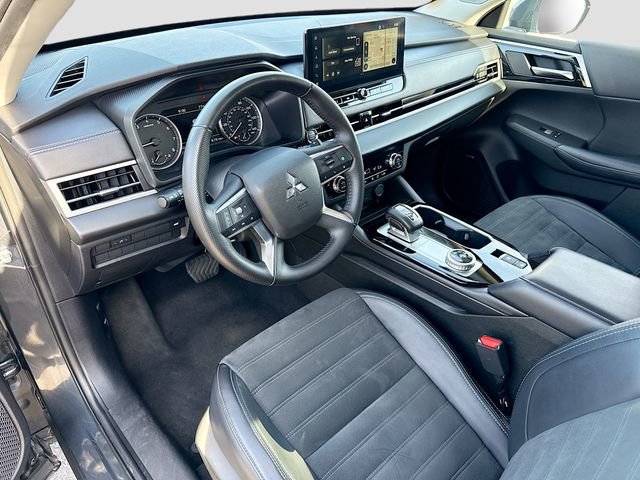 Used 2025 Mitsubishi Outlander SE FWD image 9