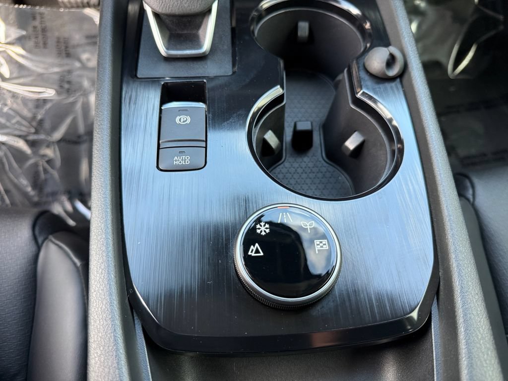 Used 2023 Nissan Rogue SV AWD/4WD image 19