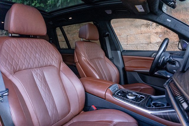 Used 2023 BMW X7 M60i w/ Executive Package image 31