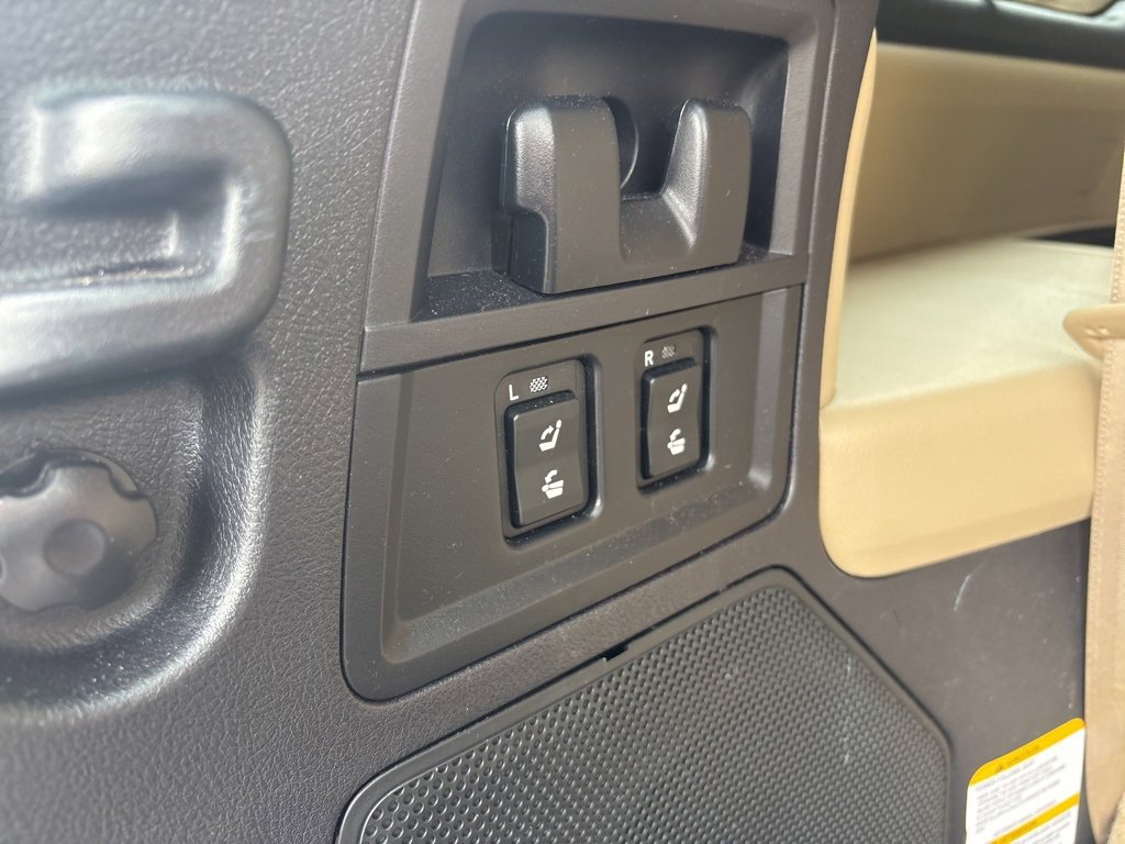 Used 2018 Toyota Sequoia Platinum image 28