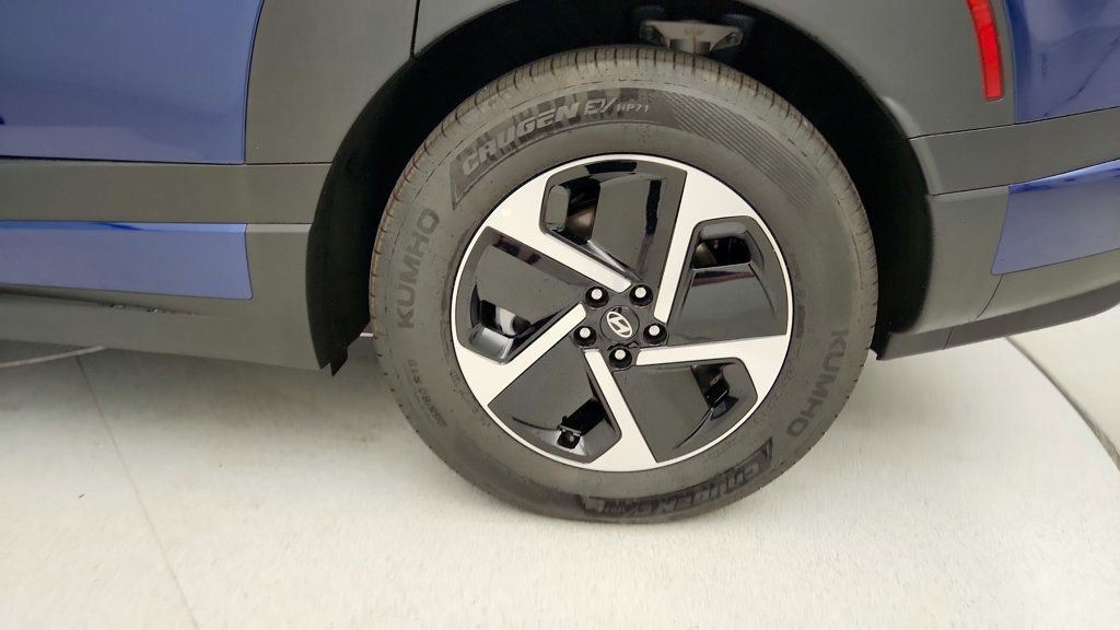 Used 2026 Hyundai Ioniq 9 SE image 9