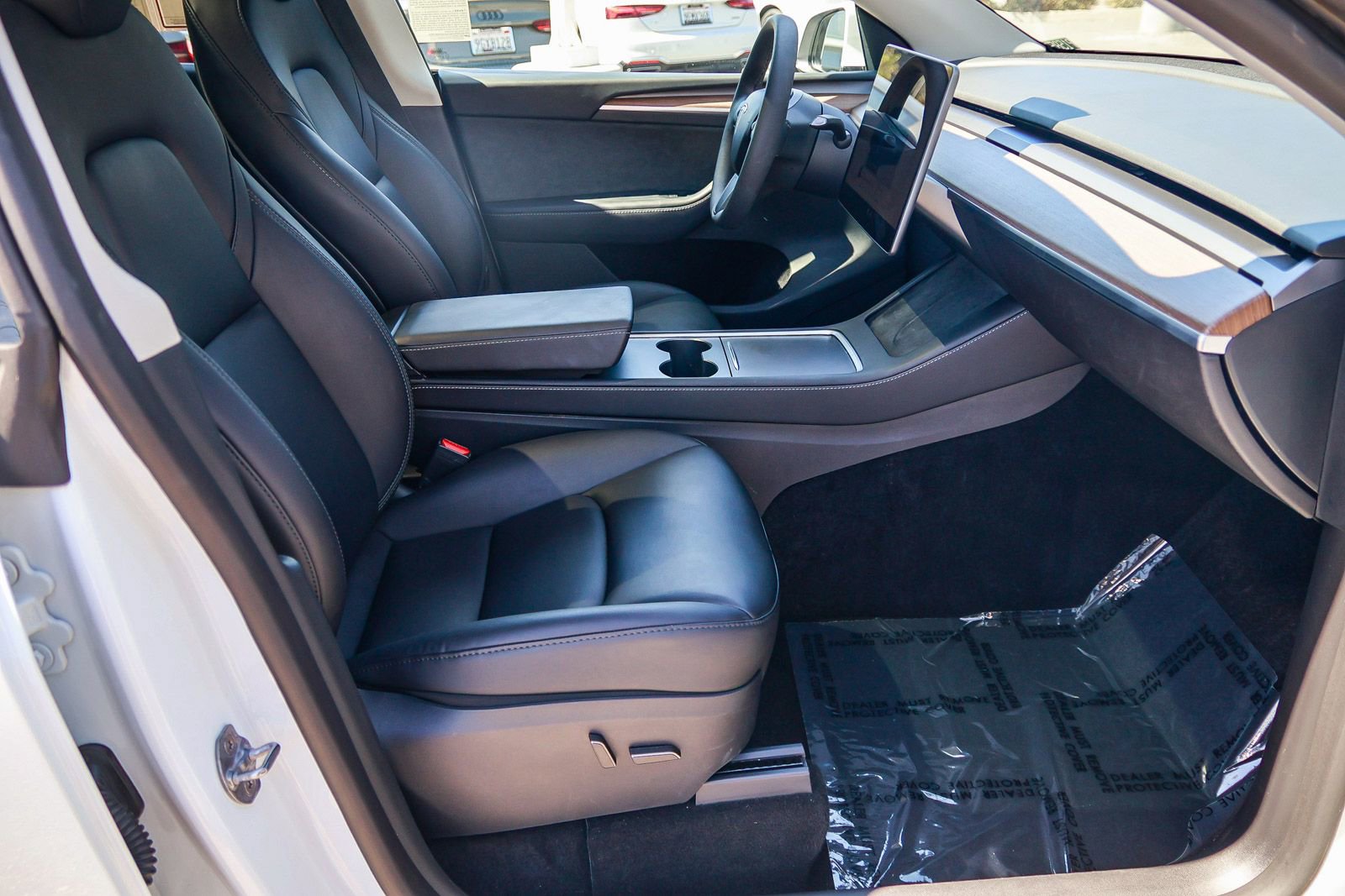 Used 2024 Tesla Model Y Performance image 17