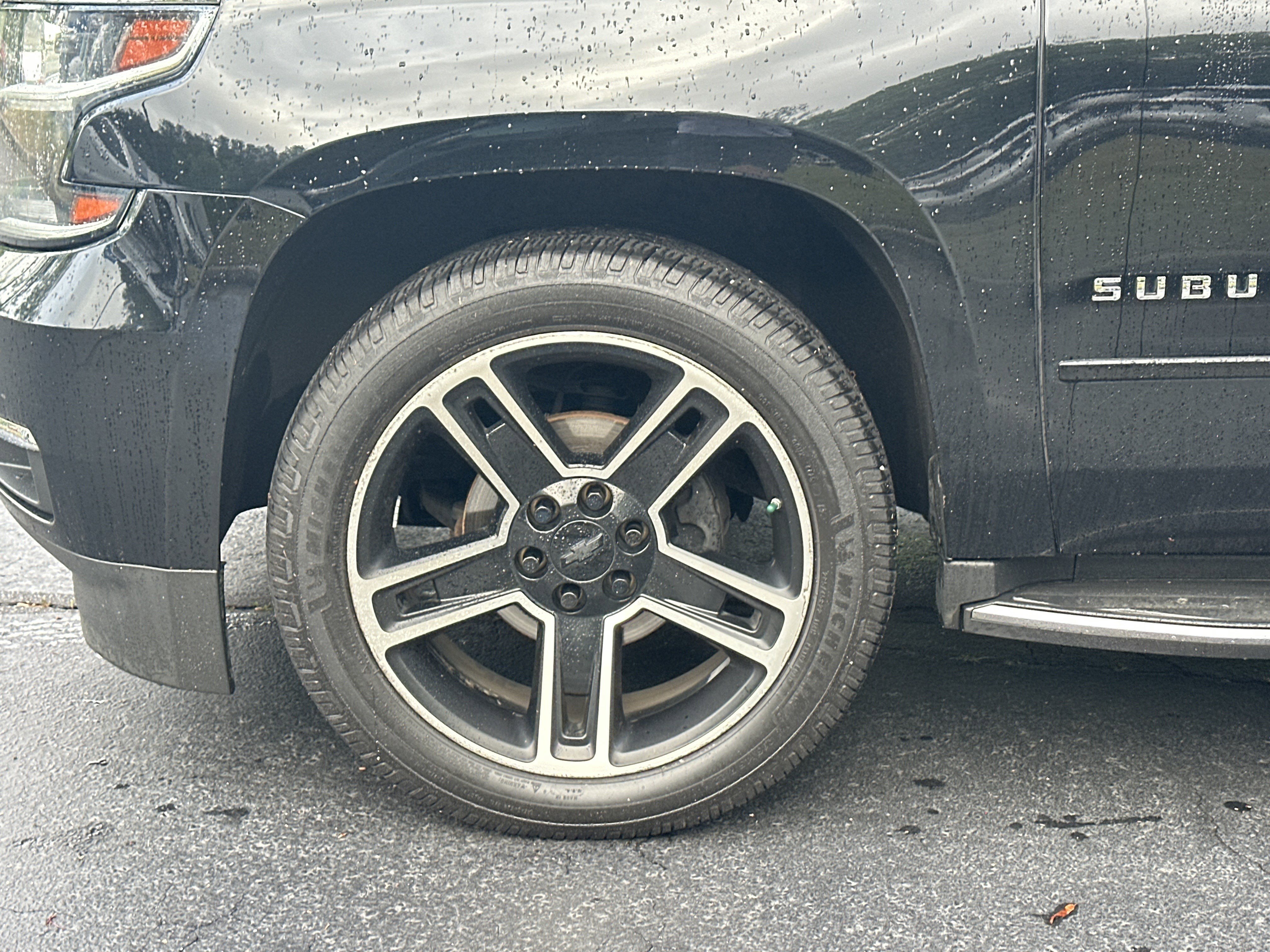 Used 2020 Chevrolet Suburban Premier AWD/4WD image 7