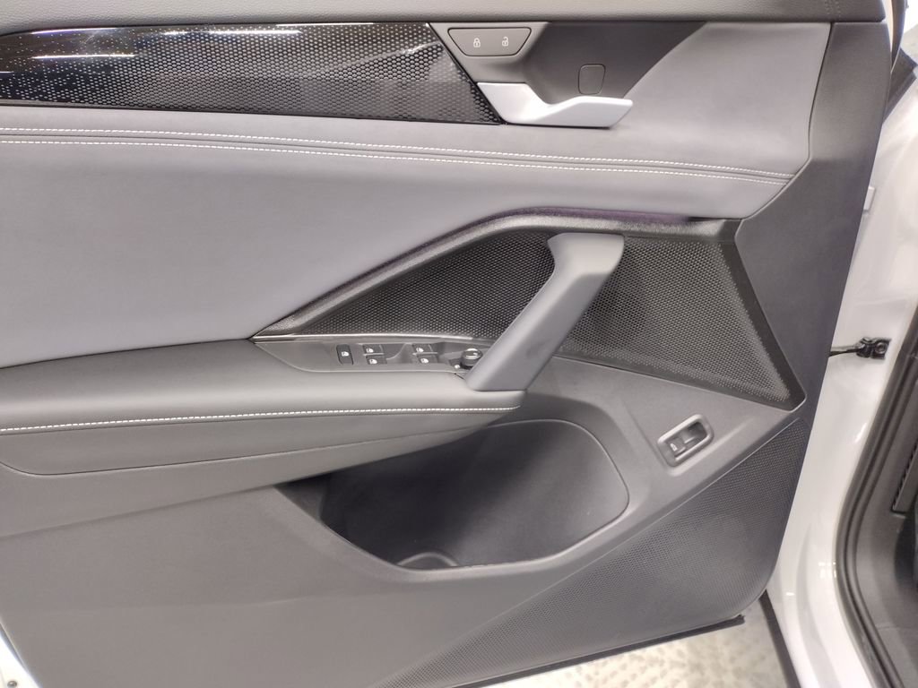 New 2026 Volkswagen Tiguan SE image 19