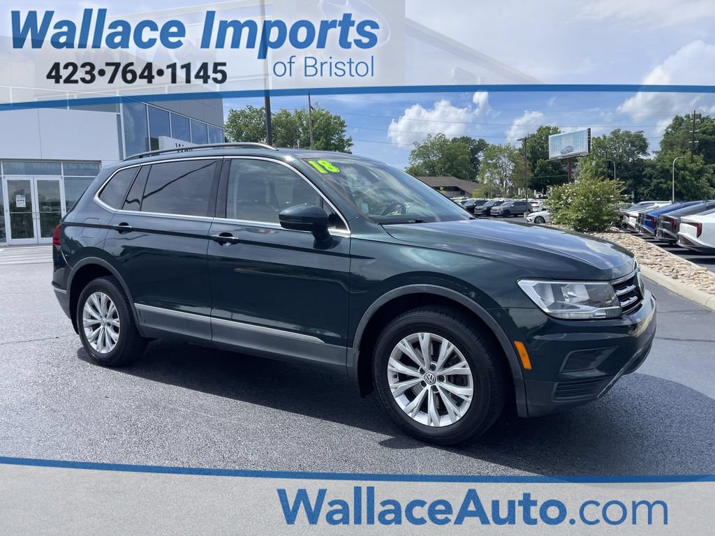 Used 2018 Volkswagen Tiguan SE w/ Panoramic Sunroof Package