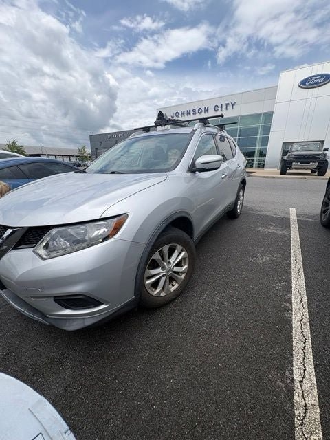 Used 2016 Nissan Rogue SV AWD/4WD image 4