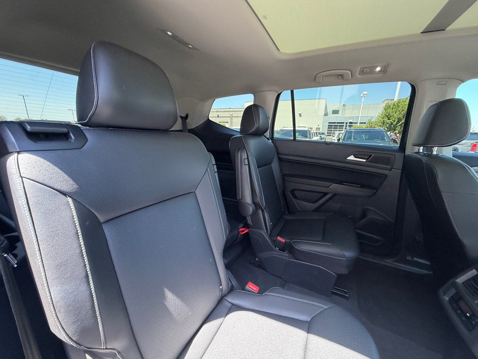 Used 2021 Volkswagen Atlas SEL AWD/4WD image 18