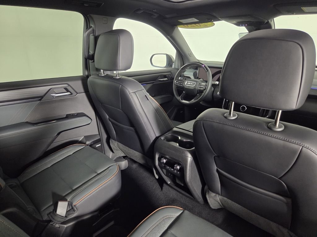 Used 2026 GMC Acadia AT4 w/ Super Cruise Package AWD/4WD image 32