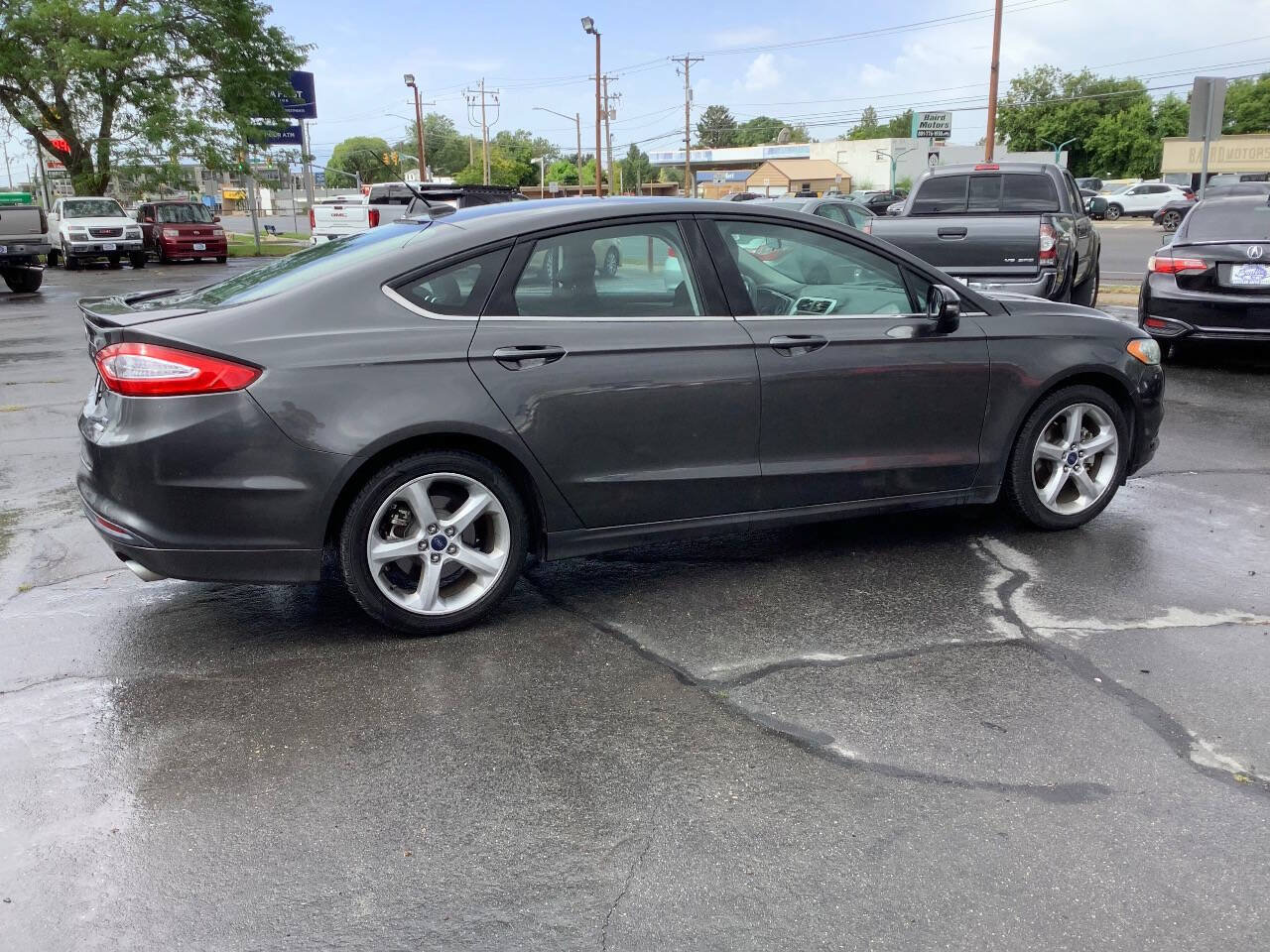 Used 2016 Ford Fusion SE FWD image 9