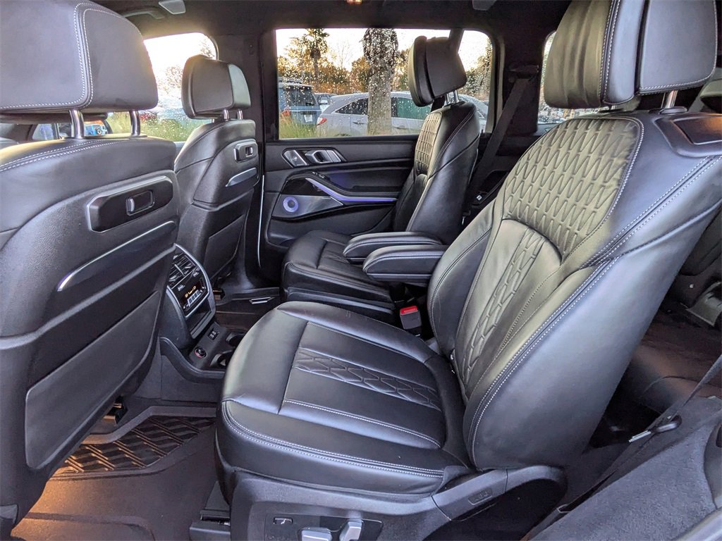 Used 2023 BMW X7 xDrive40i w/ Executive Package image 14