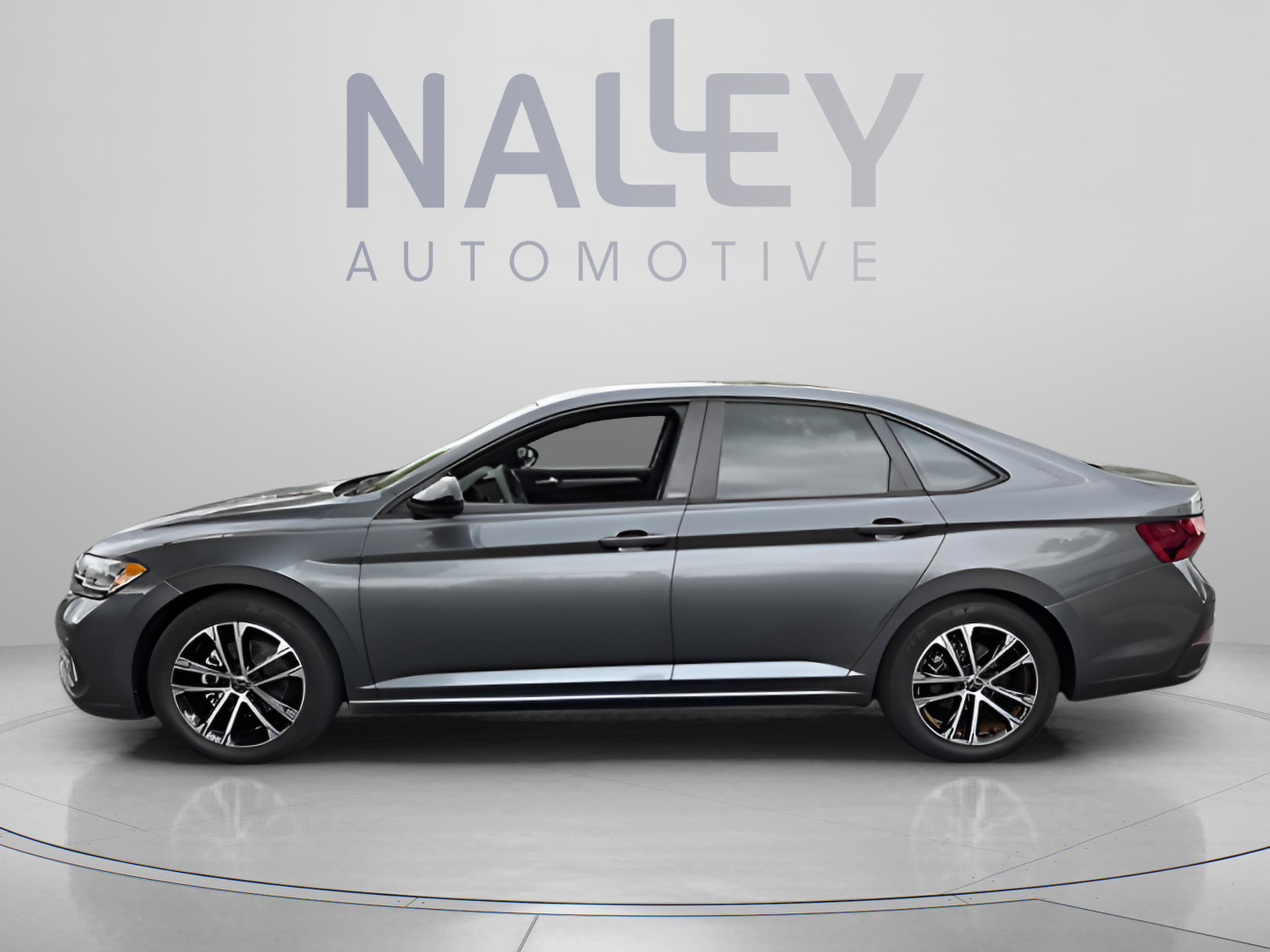 Used 2023 Volkswagen Jetta Sport FWD image 2