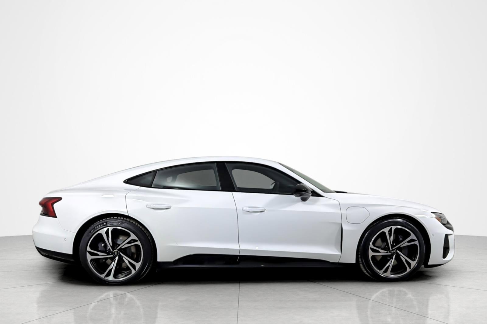 Used 2024 Audi e-tron GT Prestige w/ Prestige Package image 6