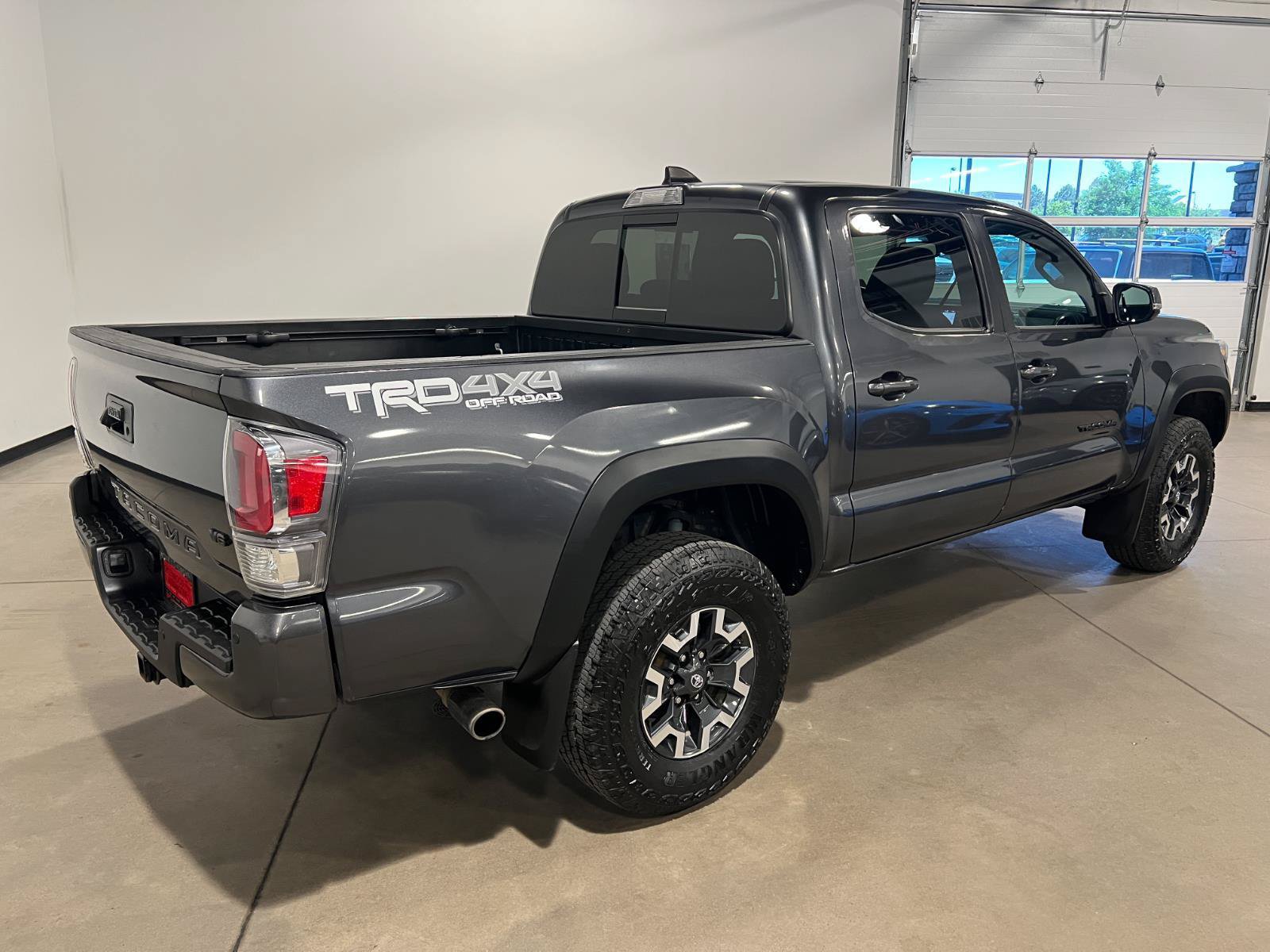 Used 2023 Toyota Tacoma TRD Off-Road w/ Advanced Technology Package AWD/4WD image 3