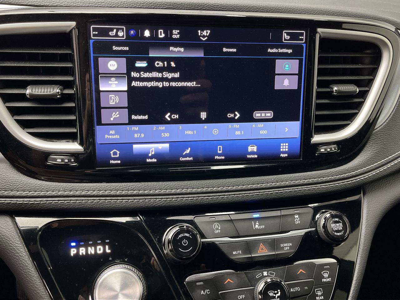 Used 2022 Chrysler Pacifica Touring AWD/4WD image 17