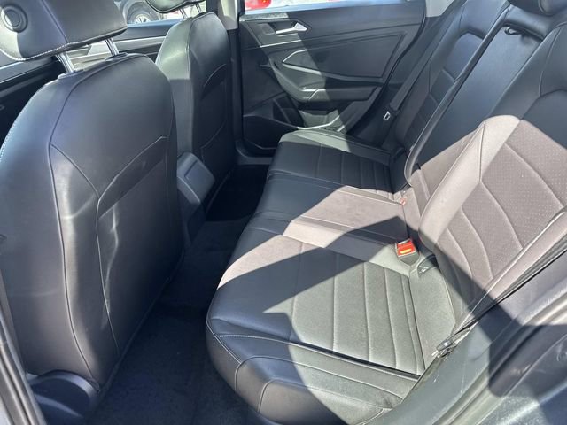 Certified 2022 Volkswagen Jetta SE w/ Panoramic Sunroof Package FWD image 11