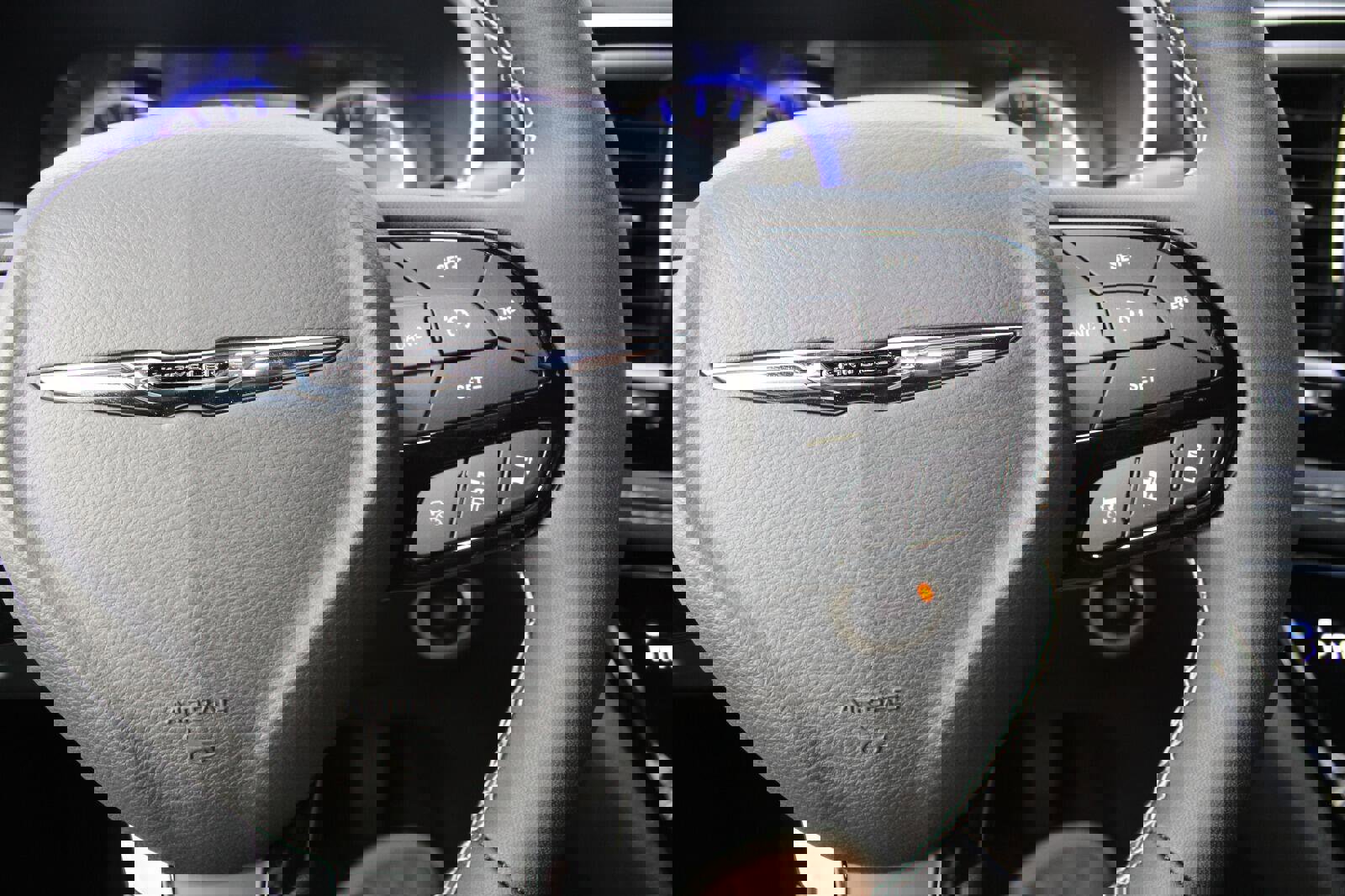 New 2026 Chrysler Pacifica Select w/ S Appearance Package image 15