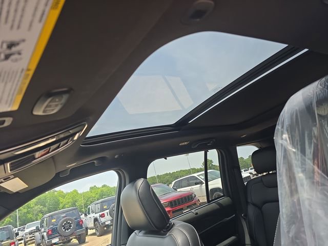 Certified 2025 Jeep Grand Cherokee Limited w/ Luxury Tech Group II image 46