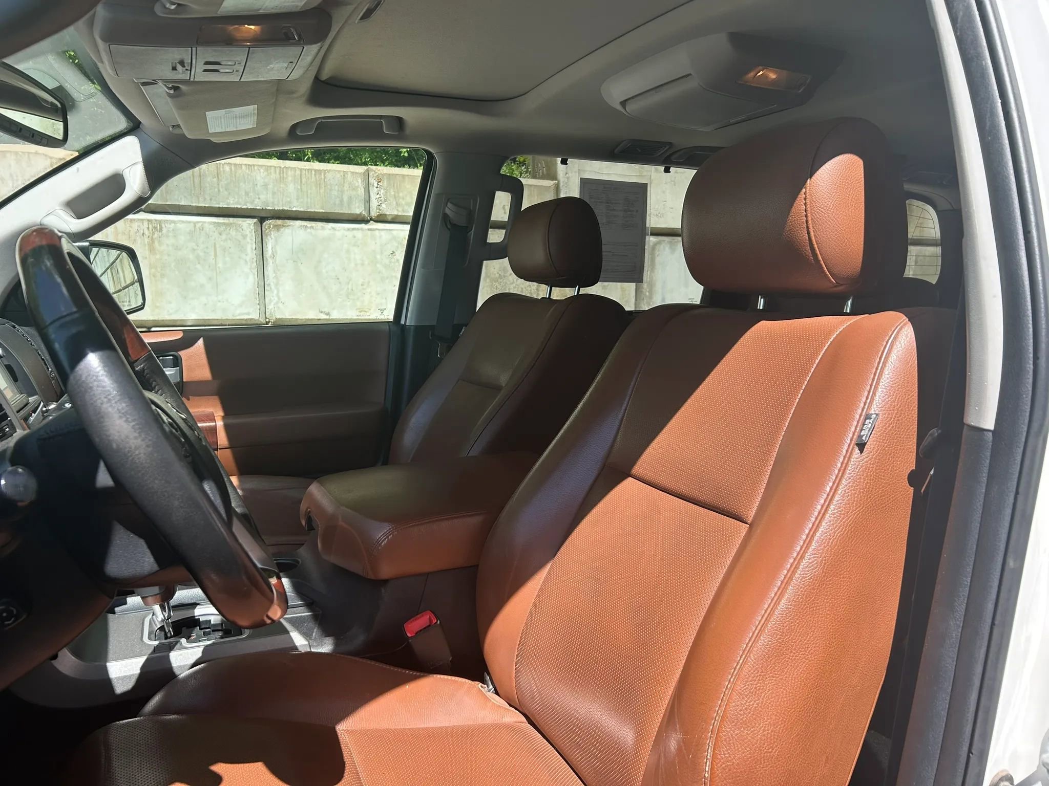 Used 2016 Toyota Sequoia Platinum AWD/4WD image 2