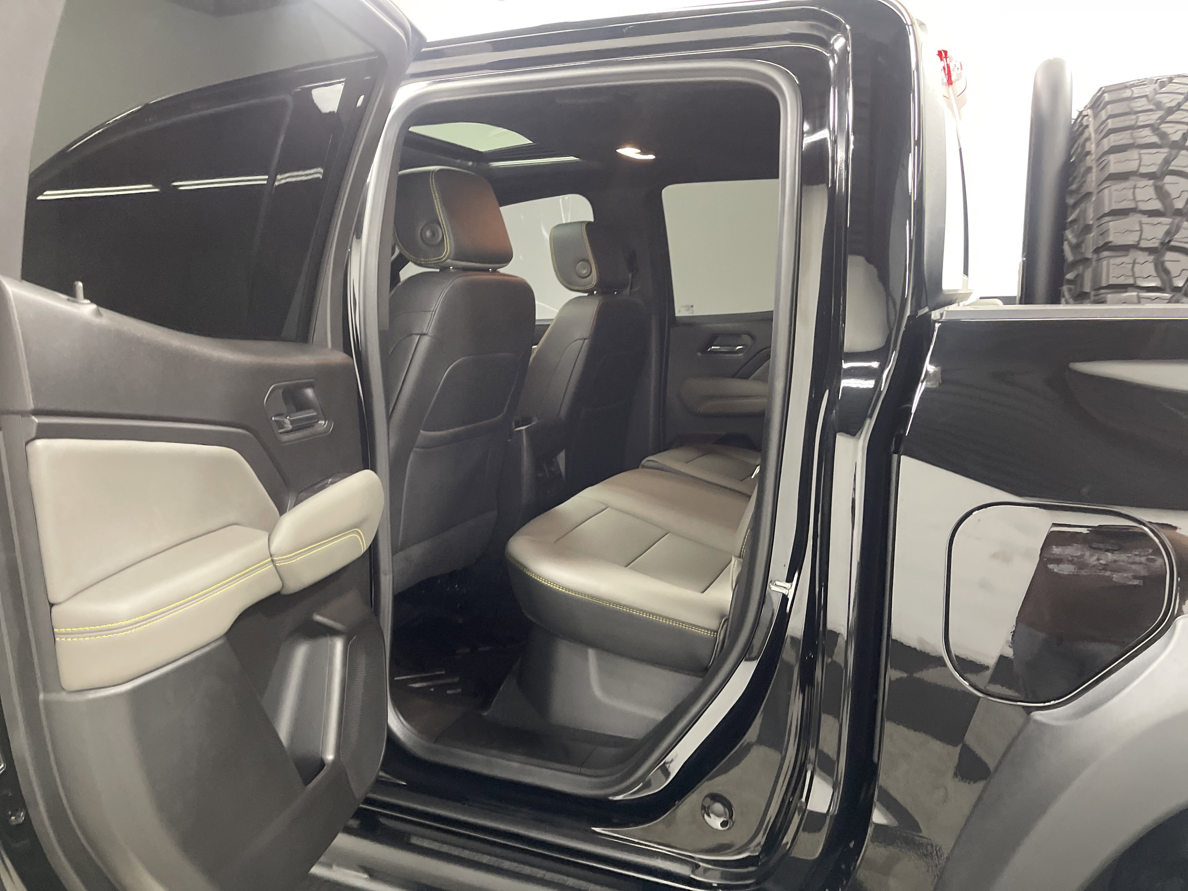 Used 2026 Chevrolet Colorado ZR2 w/ ZR2 Bison Edition image 13