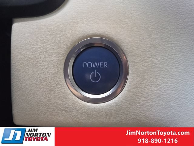 Used 2023 Toyota Sequoia Capstone AWD/4WD image 23