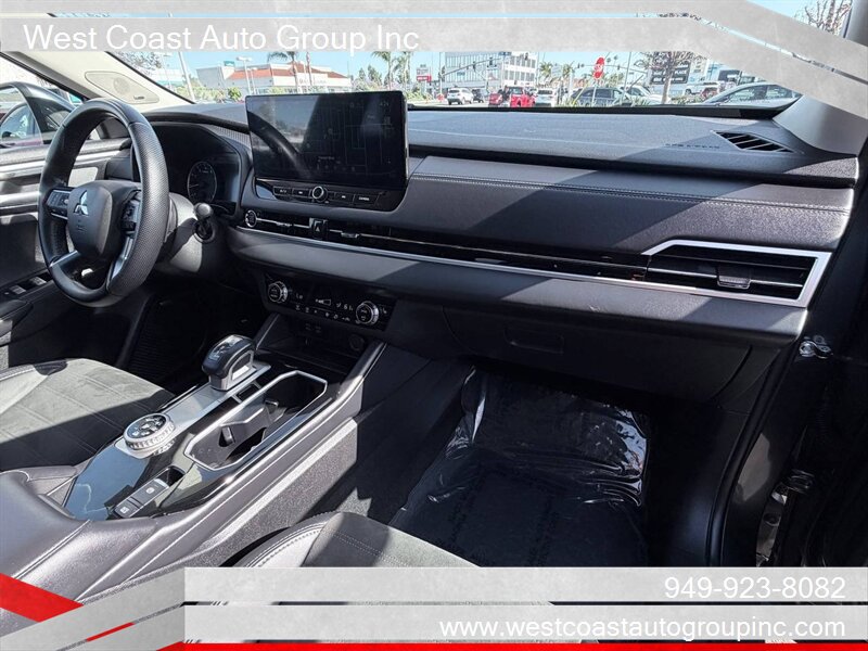 Used 2025 Mitsubishi Outlander SE AWD/4WD image 9
