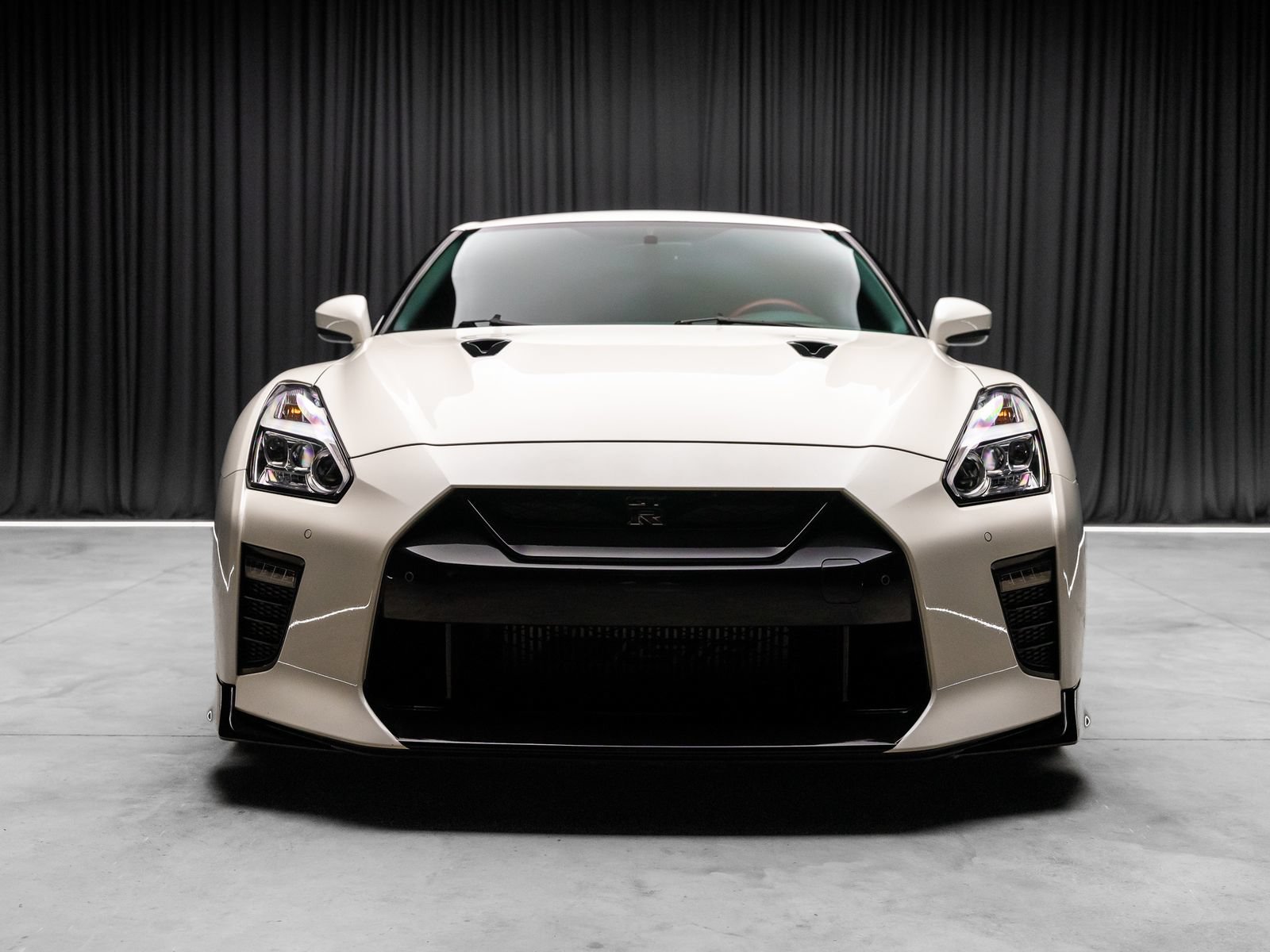 Used 2021 Nissan GT-R Premium AWD/4WD image 19